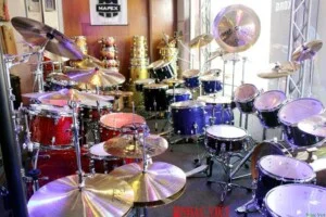 Nhạc Việt – Công Ty TNHH Thương Mại Nhạc Việt