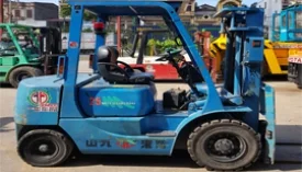 Xe Nâng Đông Đô – Công Ty TNHH Thương Mại Và Vận Tải Đông Đô