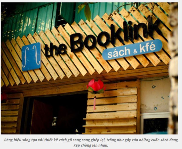 bang-hieu-cafe-chat-lieu-go