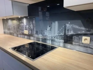 Minh Thư Glass – Công Ty TNHH Thương Mại Và Lắp Dựng Minh Thư