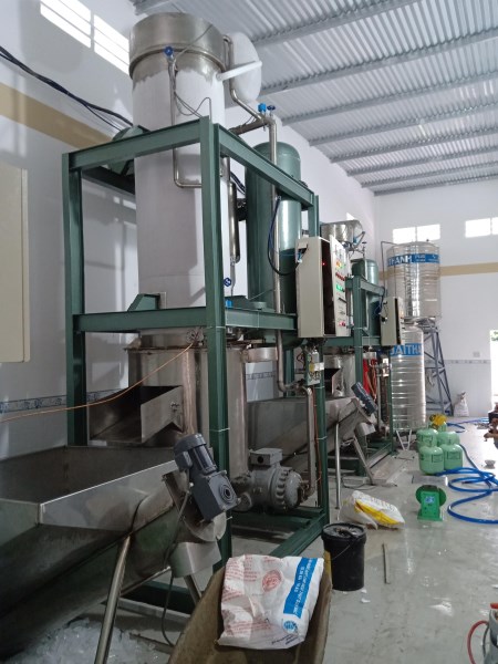 Máy đá viên Quang Trung